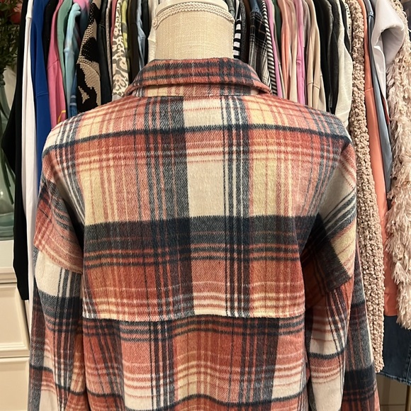 Vici | Plaid Shacket size Large - Picture 8 of 14